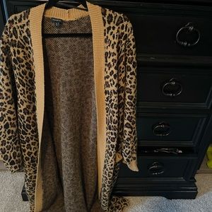 Long leopard print cardigan